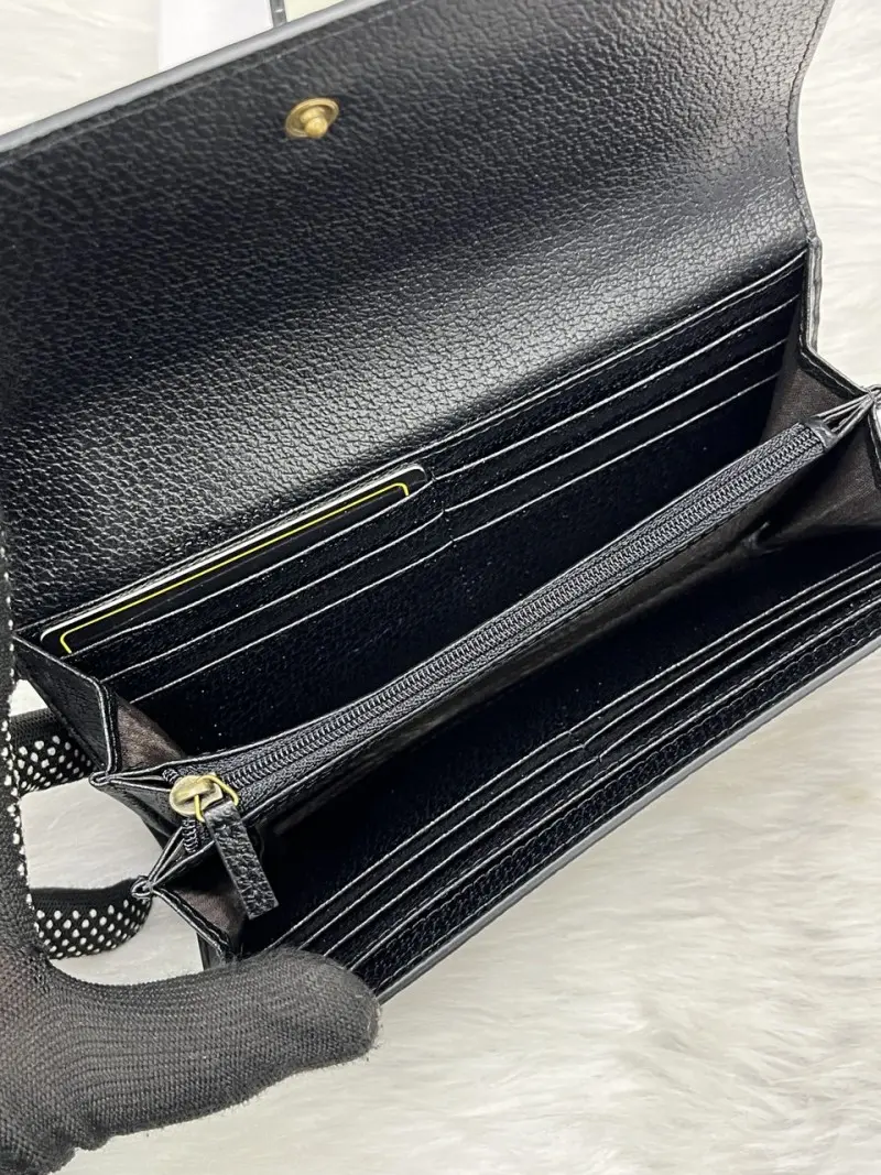 Gucci GG Textured Dollar Berry Print Leather Wallet With OriginalBox DustCover - Image 5
