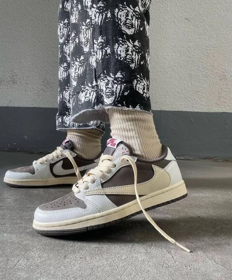 Nike Air Jordan Retro 1 Low Reverse Mocha SEMI UA sale - Image 2
