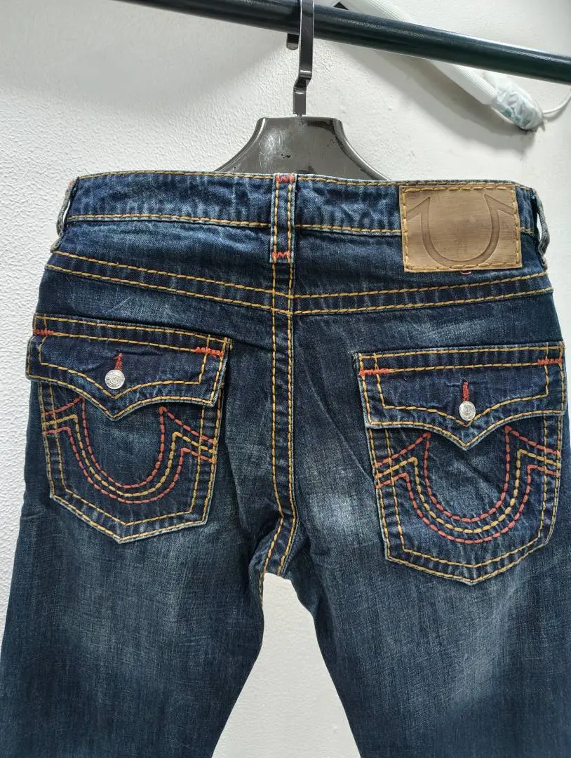 TRUE RELIGION IMPORTED STORE ARTICLE JEANS - Image 2