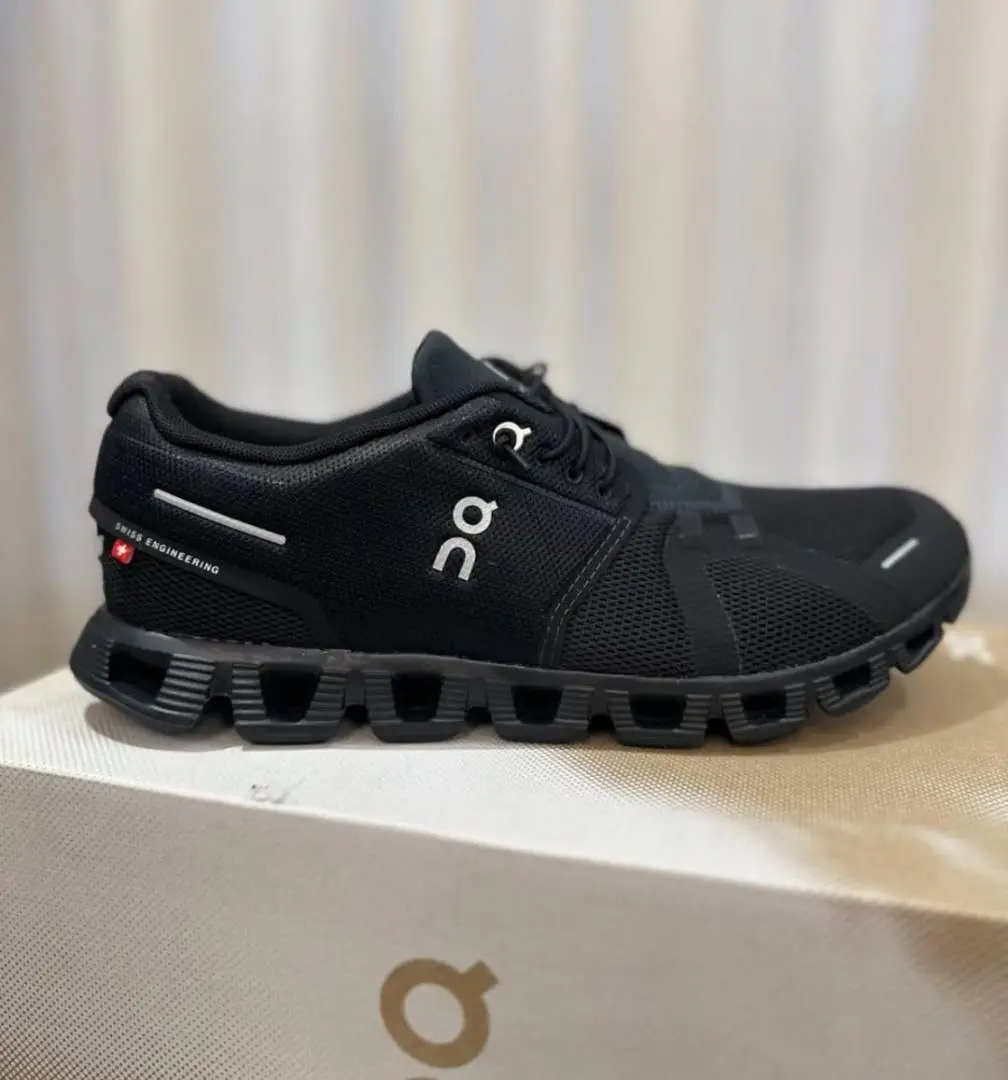 On Cloud 5 Waterproof Running Full Black - Image 4