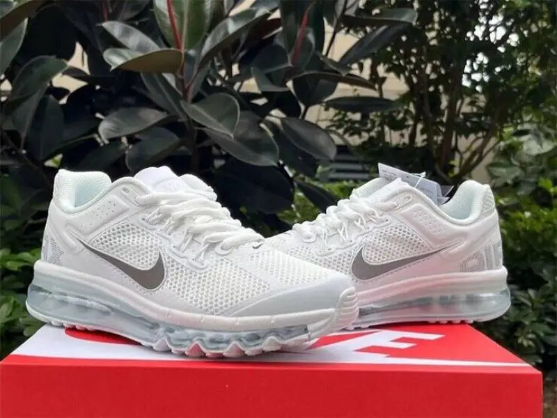 Nike Air Max 2013 Triple White - Image 3