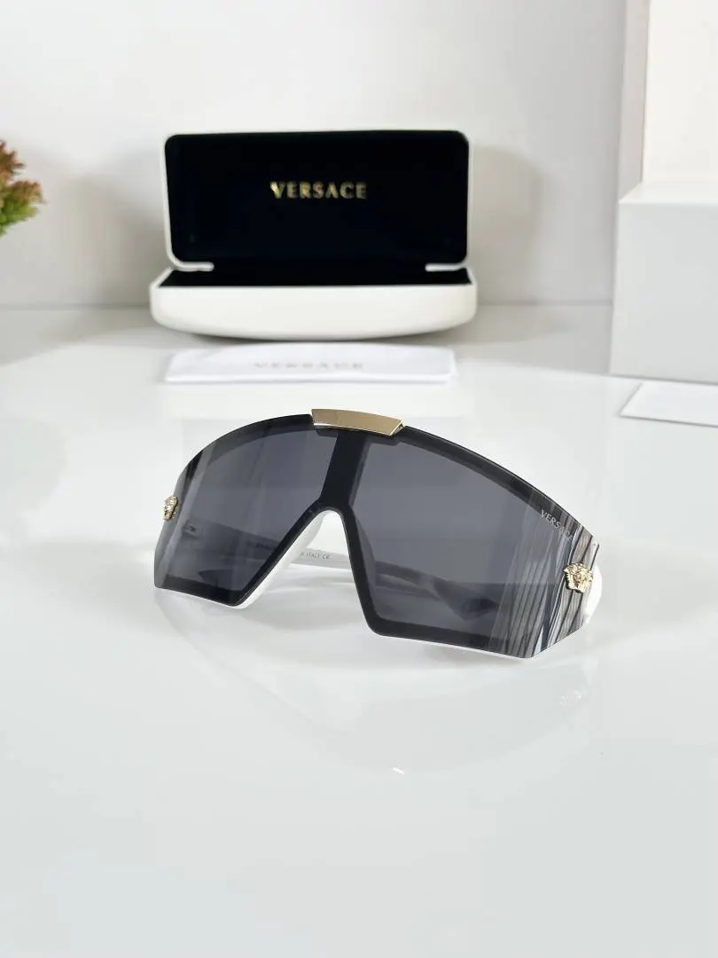 Versace 134 White Black - Image 3