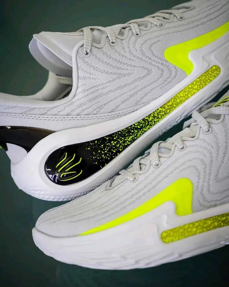 Under Armorr Curry 12 Gravity - Image 3