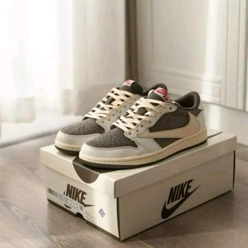 Air jorda.n retro 1 travis scott low reverse mocha - Image 3