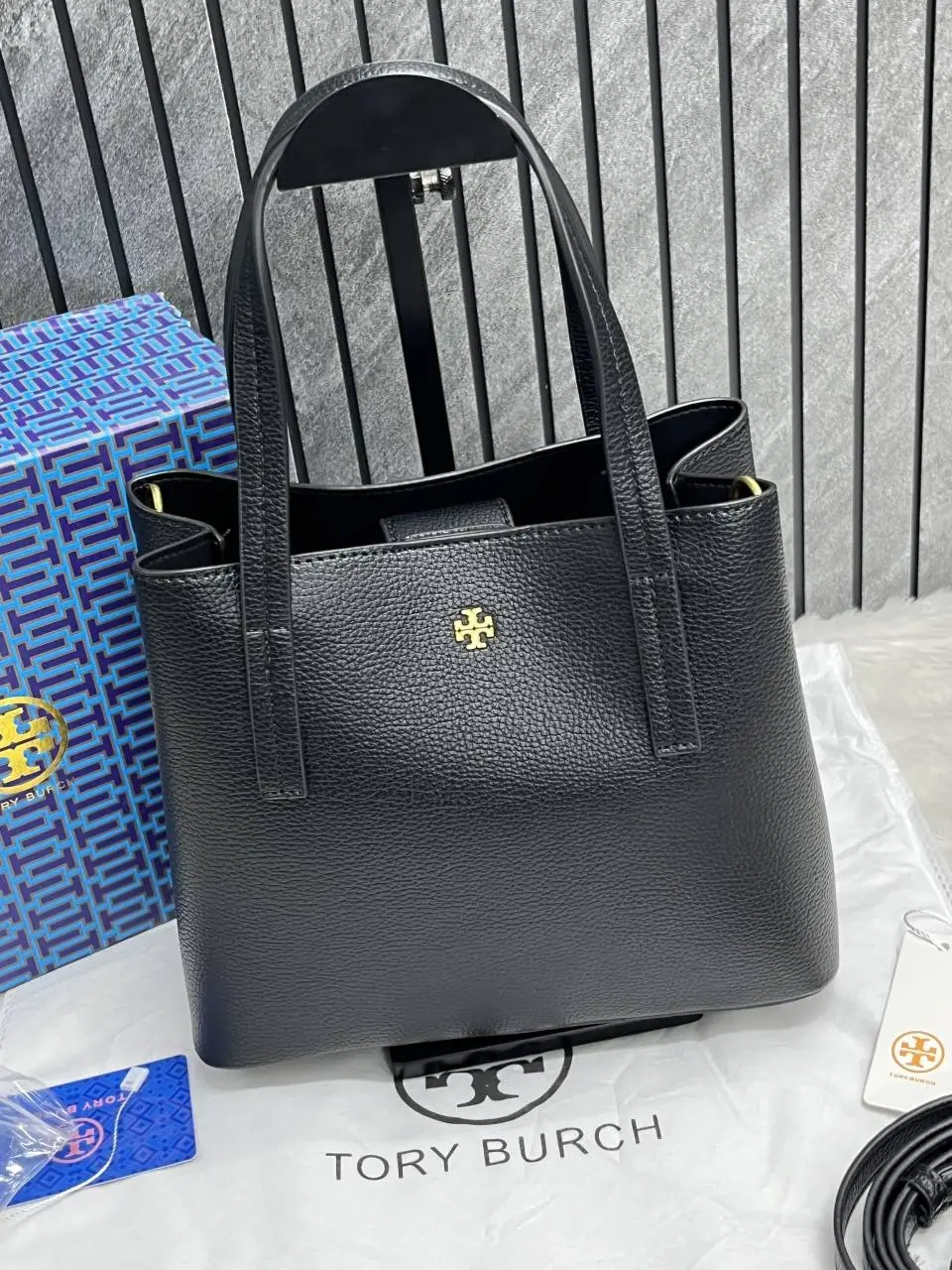 Tori Burch Blake Medium Satchel WithToryCharm BoxPacking - Image 4