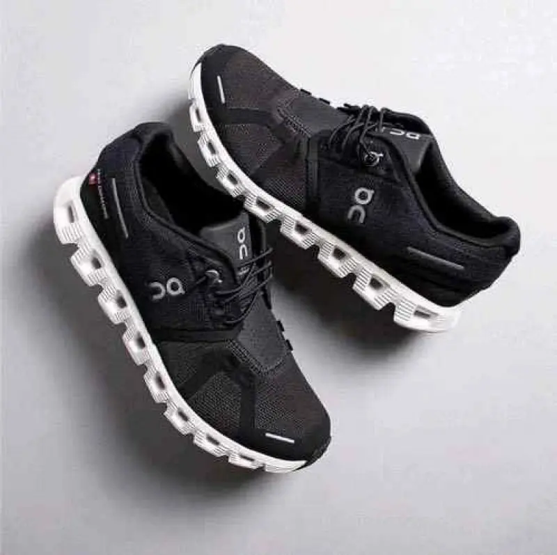 On Running Cloud 5 Black White 951 - Image 3