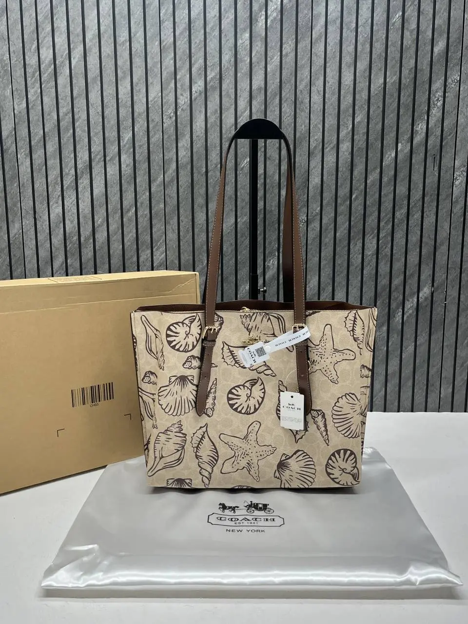 Coach Mollie Shell Edition Tote With OriginalBox DustCover SuperPremium - Image 9