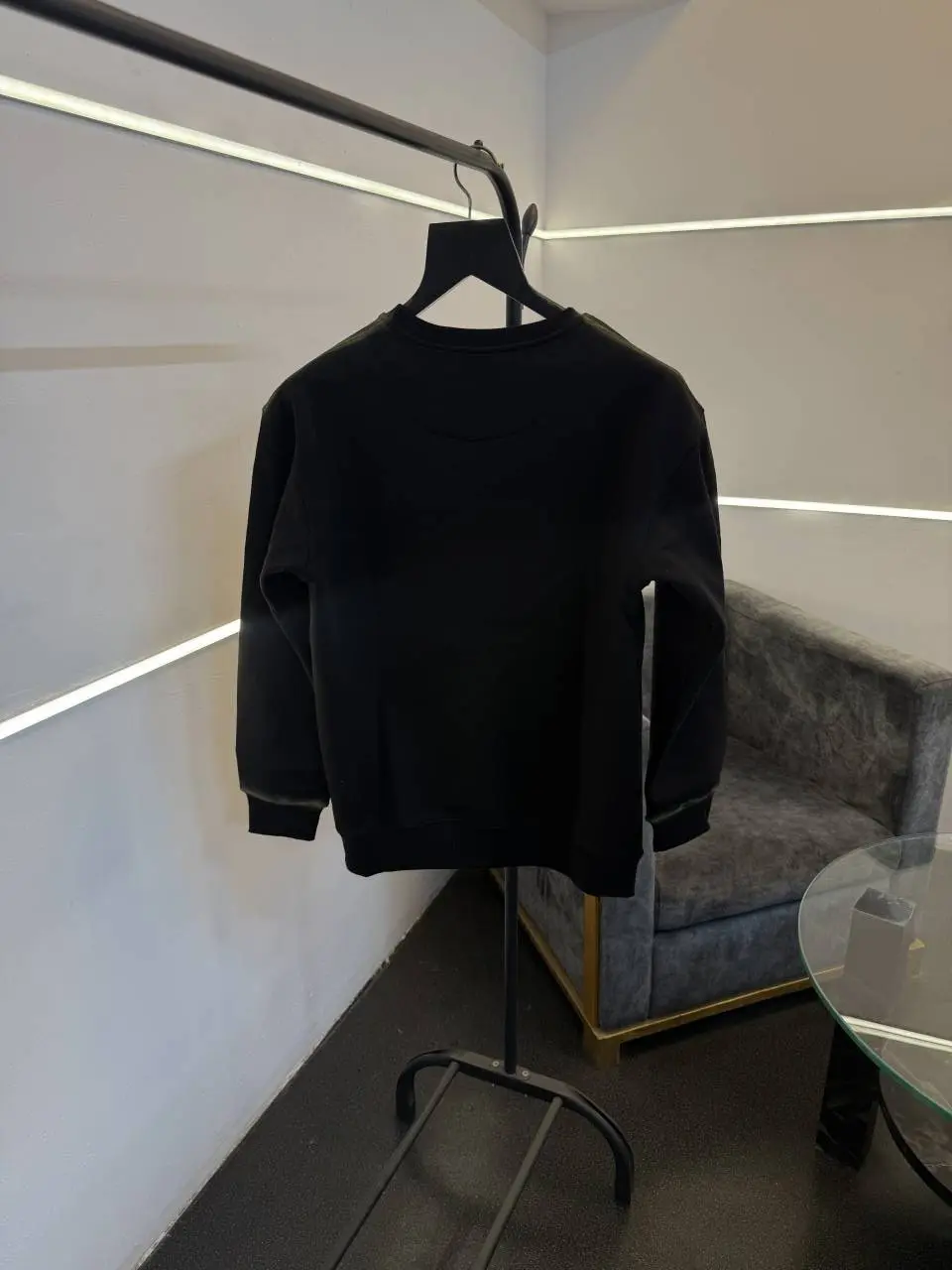 Givenchy imported fleece sweatshirt with spray print and front branding black - Image 3