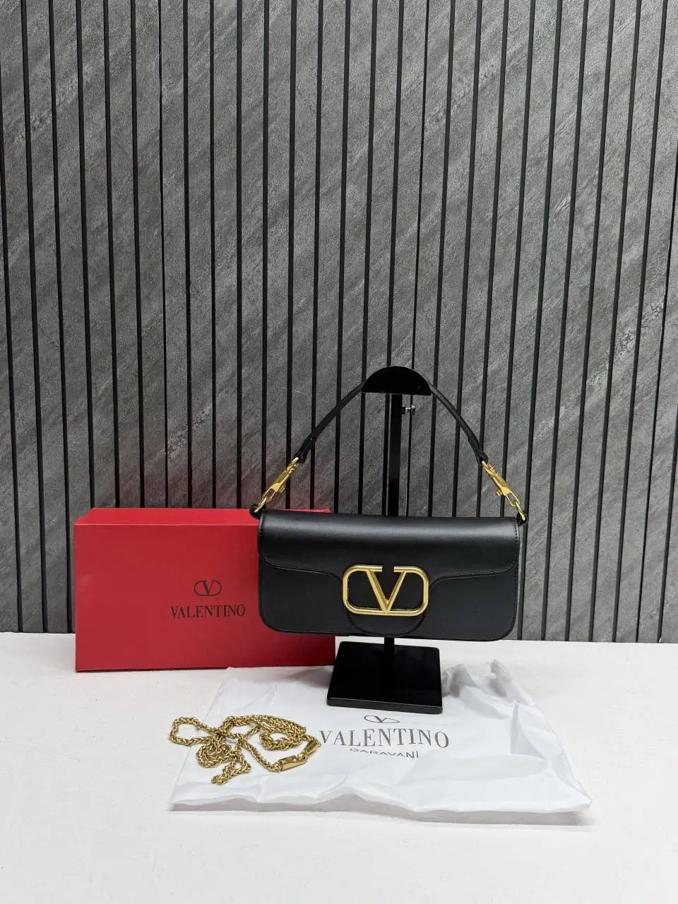 Valentinno Loco Large ShoulderBag With OriginalBox & DustCover