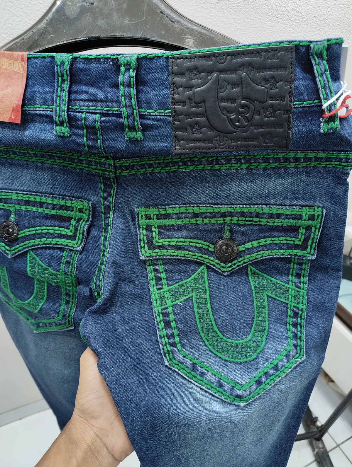 TRUE RELIGION IMPORTED STORE ARTICLE JEANS - Image 2