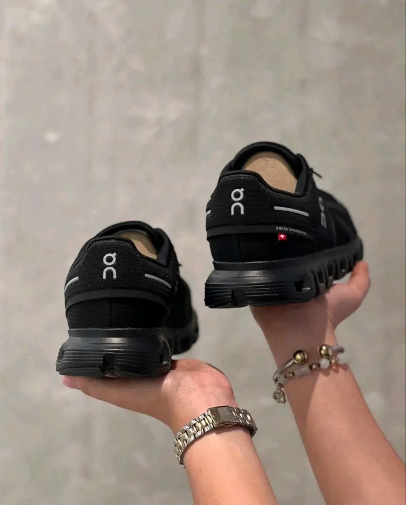 On Running Cloud 6 Waterproof Full Black 1272 - Image 3