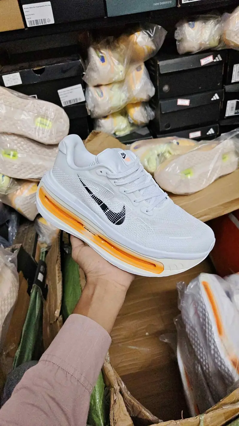 Nike Vomero Premium Sail Coconut Milk 696 - Image 3