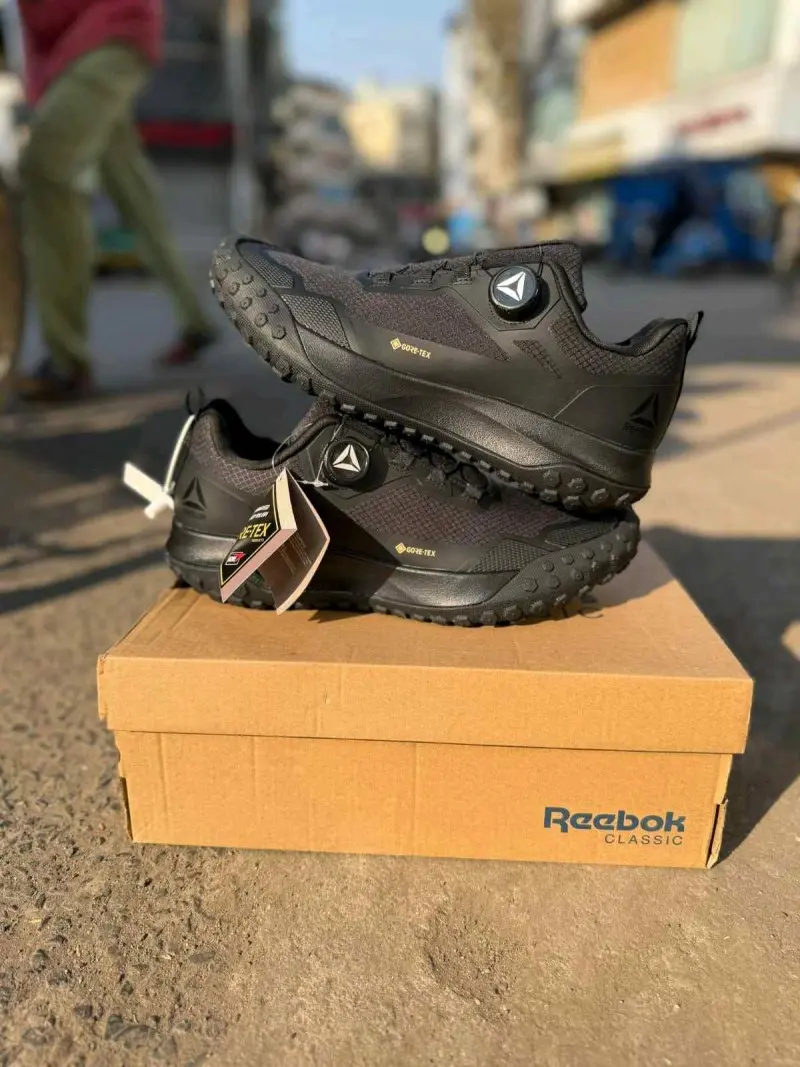 Reebok Gore Tex Waterproof shoe 2060 - Image 2