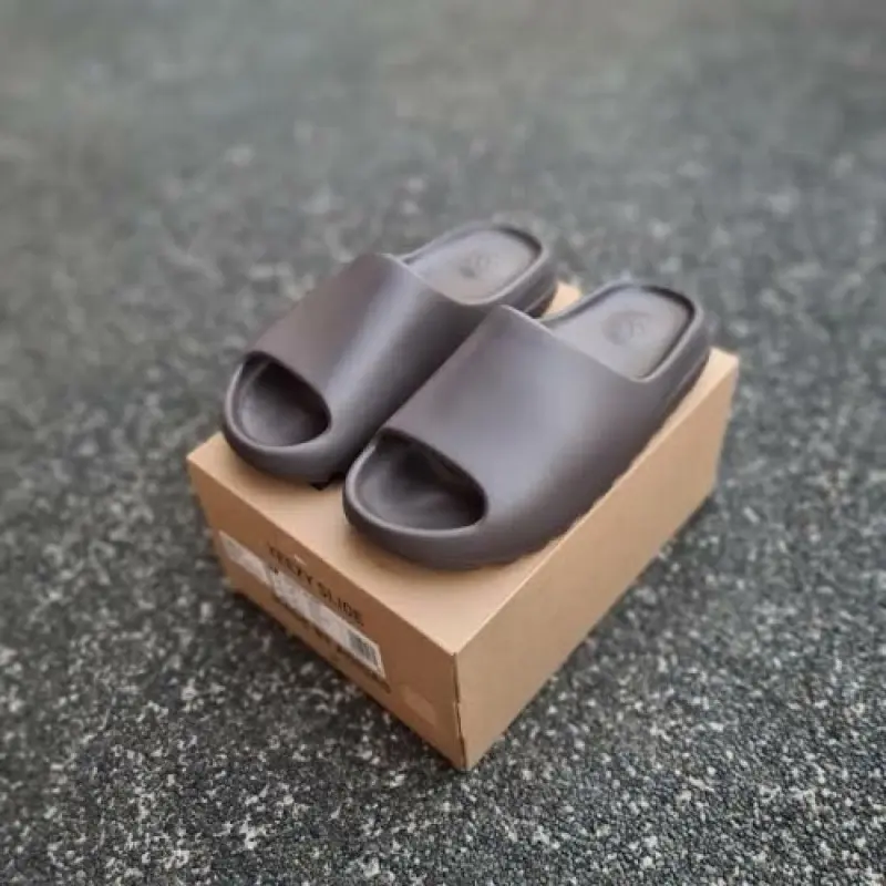 Adidas Yeezy Slide Soot