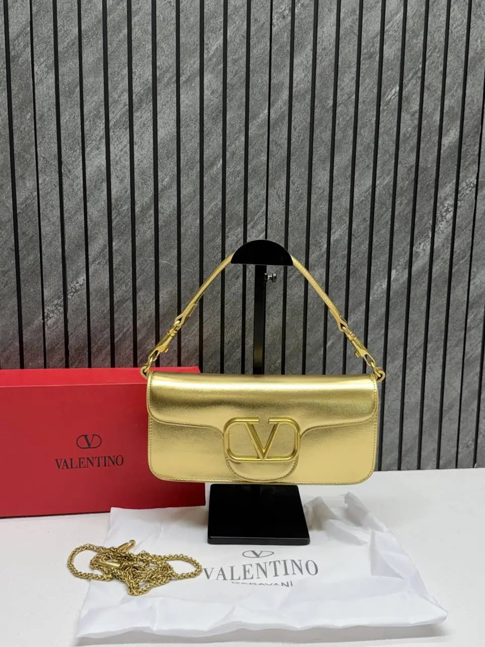 Valentinno Loco Large ShoulderBag With OriginalBox & DustCover - Image 2
