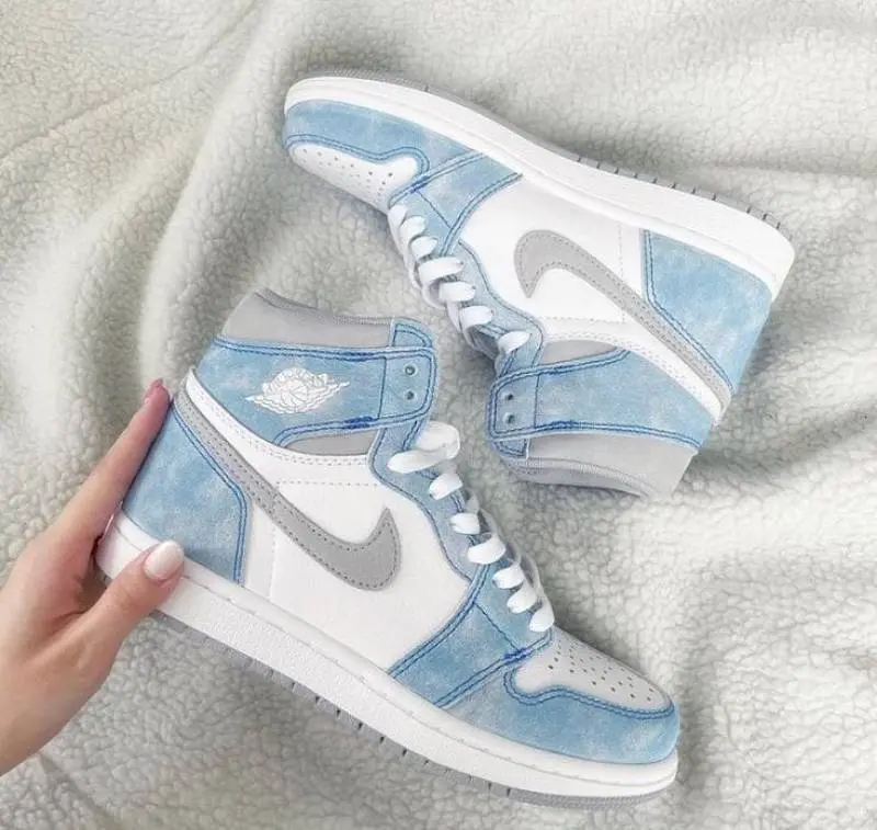 Air Jordan 1 Hyper Royal - Image 5