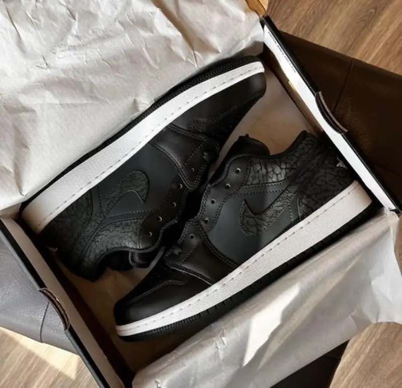 air jordan 1 low black elephant - Image 3