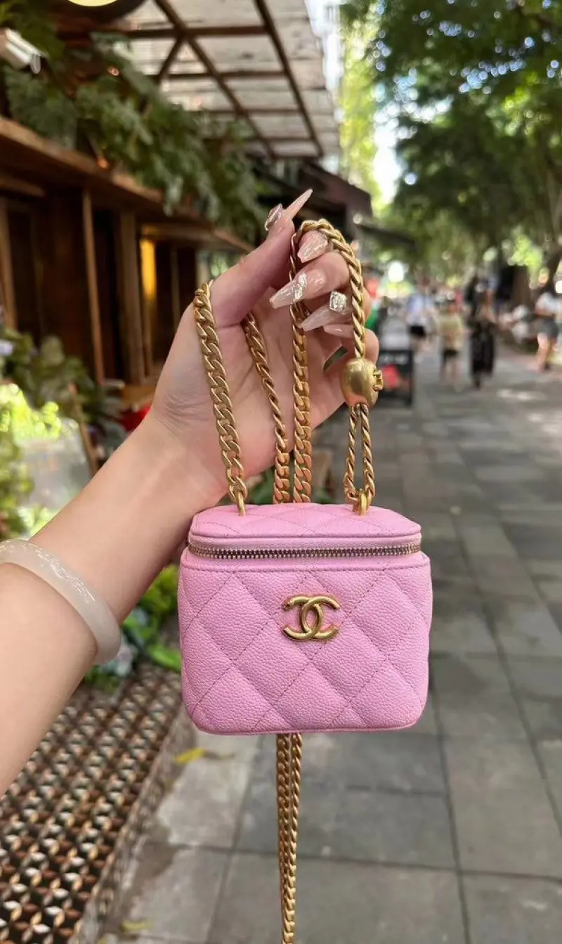 Chanel Small Vanity Premium Leather Bag With Original MagnetBox - Image 4