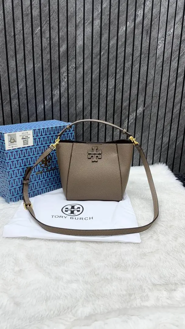 Tori Burch McGraw Bucket Bag With OriginalBox DustCover - Image 6