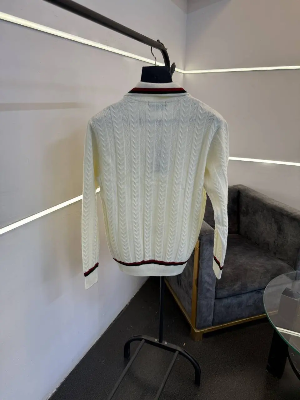 Gucci knitted imported sweatshirt with brand button and logo on chest cream - Image 3