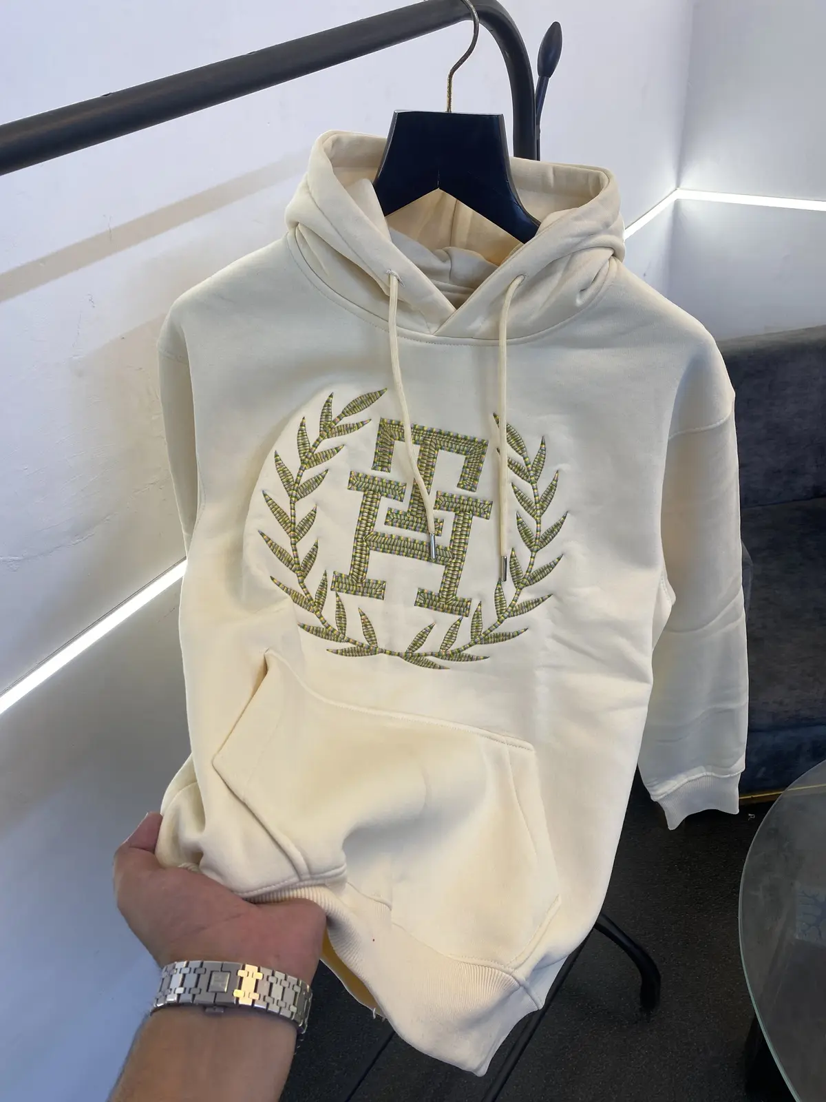Tommy hilfigar heavy gsm inside fleece embroidery hoodie cream - Image 2
