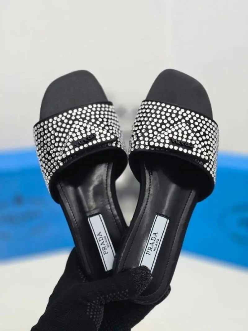 Pradda899 Crystal Diamond Rhinestone Slides With OG Box & Dust Bag (Black - 899)