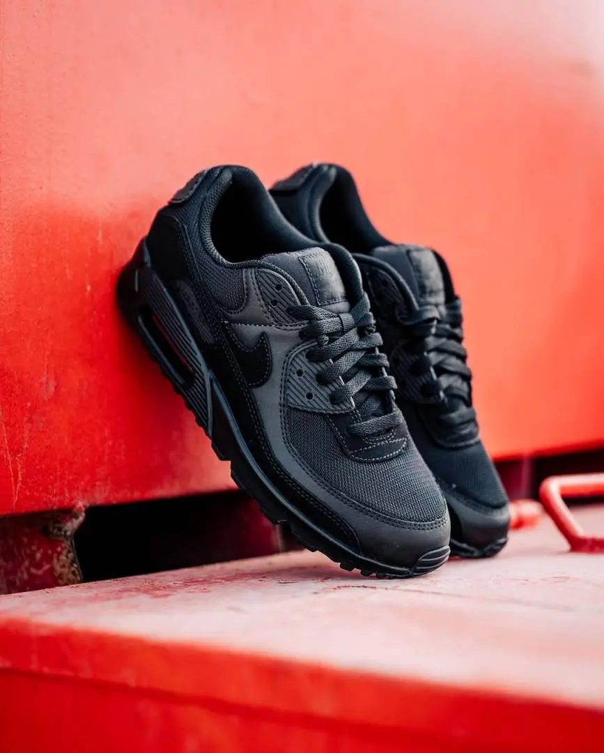 Nike AirMax 90 All Black - Image 3
