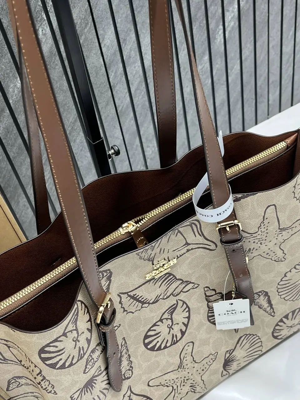 Coach Mollie Shell Edition Tote With OriginalBox DustCover SuperPremium - Image 5