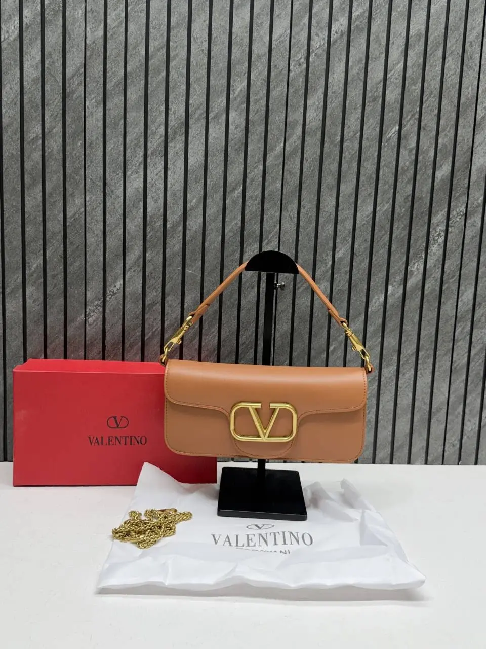 Valentinno Loco Large ShoulderBag With OriginalBox & DustCover - Image 3