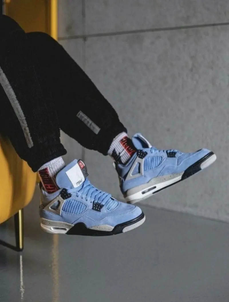 Air Jordan 4 University Blue Fix - Image 4