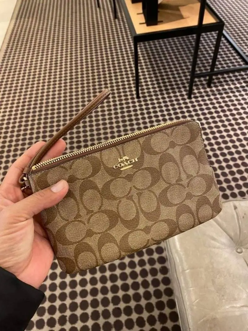 Coach W8 Zip Around Corner Wristlet With OriginalBox DustCover