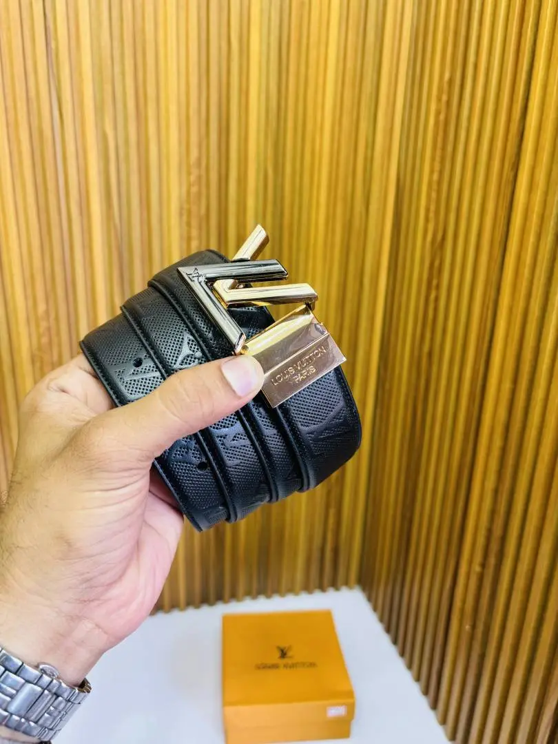 44 LV LOIUS VUTTON PREMIUM QUALITY REVERSIBLE BELT - Image 5