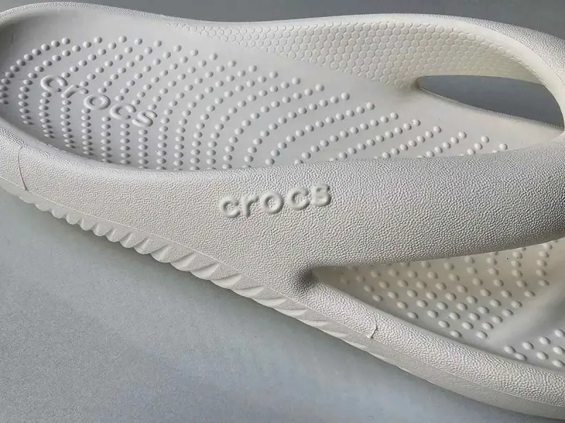 Crocs MELLOW RECOVERY FLIP Flops Whites - Image 3
