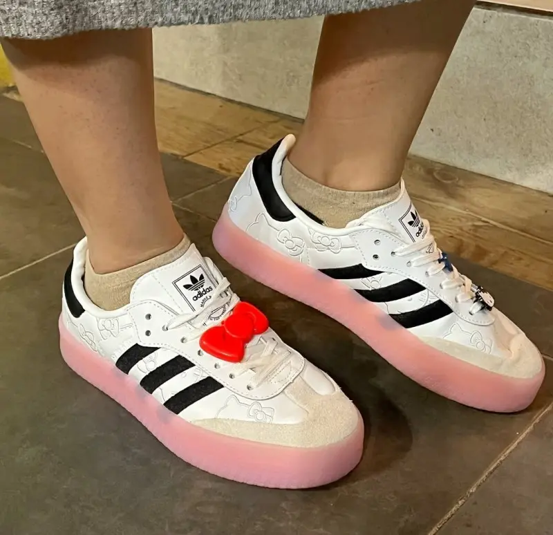Adidas hello kitty x samba white black clear pink w - Image 2