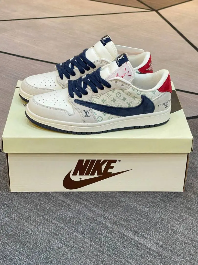 Travis Scott x Fragment Design x Air Jordan 1 Low OG SP Loius Vutton 2005 - Image 4