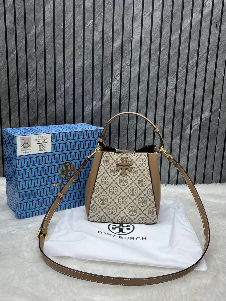 Tori Burch McGraw Bucket Bag With OriginalBox DustCover - Image 4