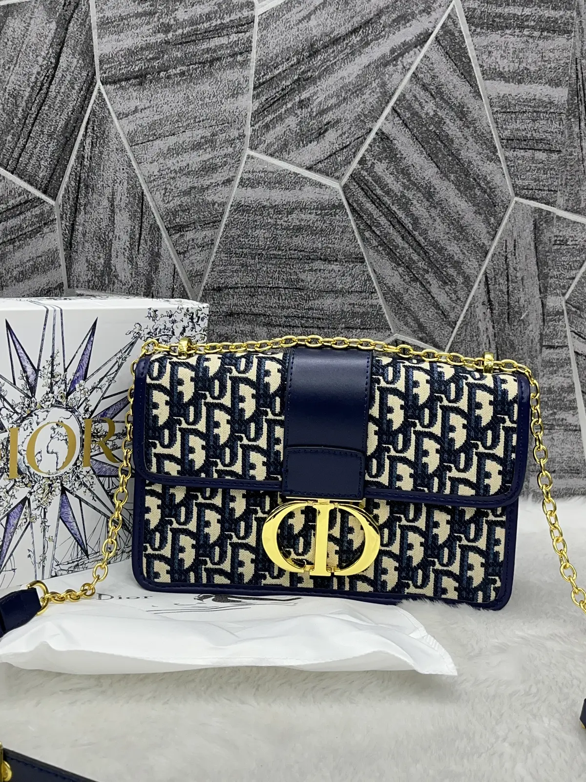 Dior 30 Blue Montaigne East West Bag with Chain - Image 2