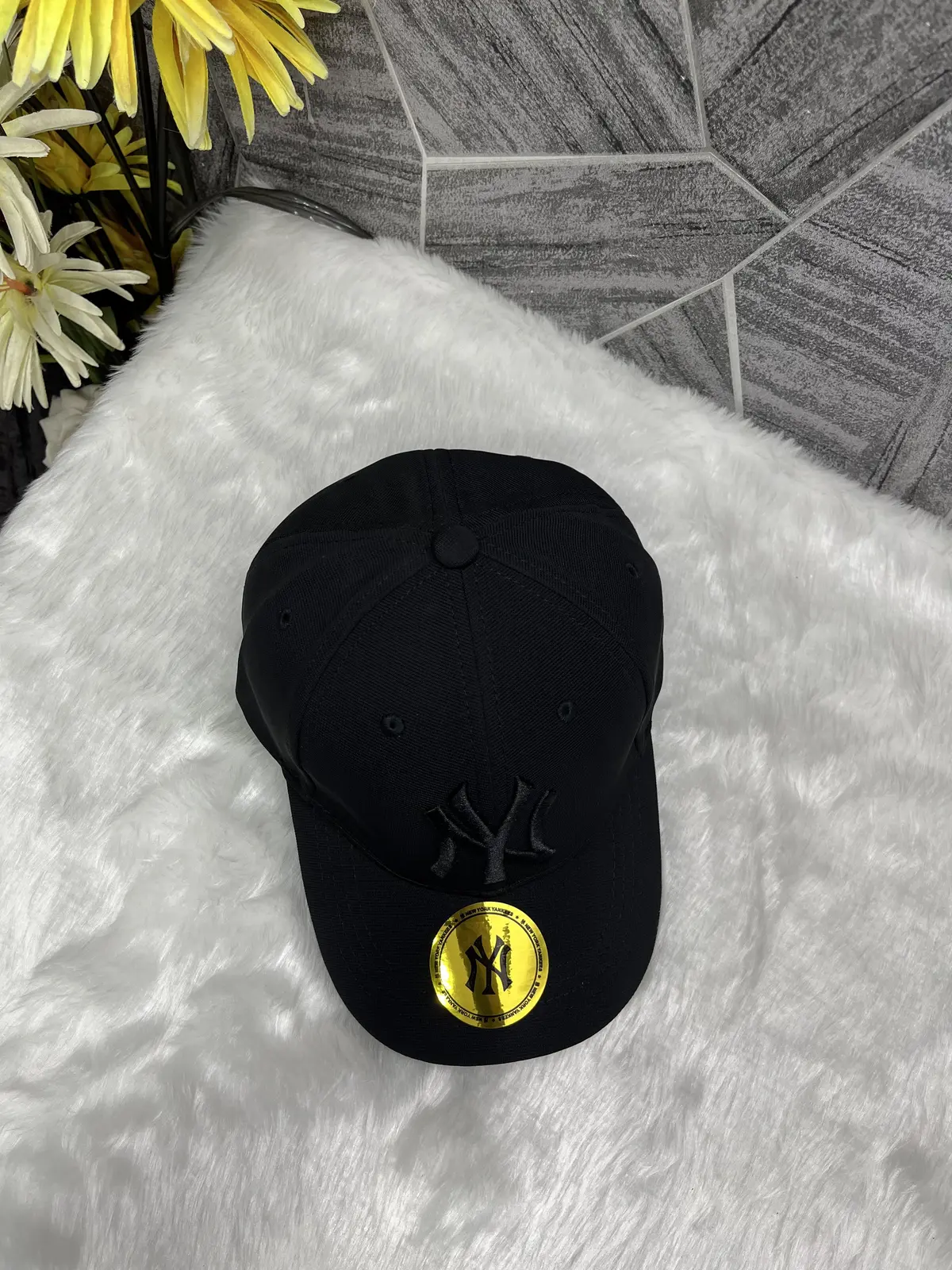 New York Yankees All Black Logo Premium Unisex Cap (With Safety Box) - Image 2