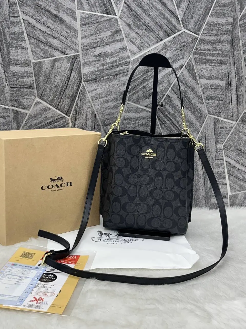 Coach Bucket Bag With Original Box - Image 4