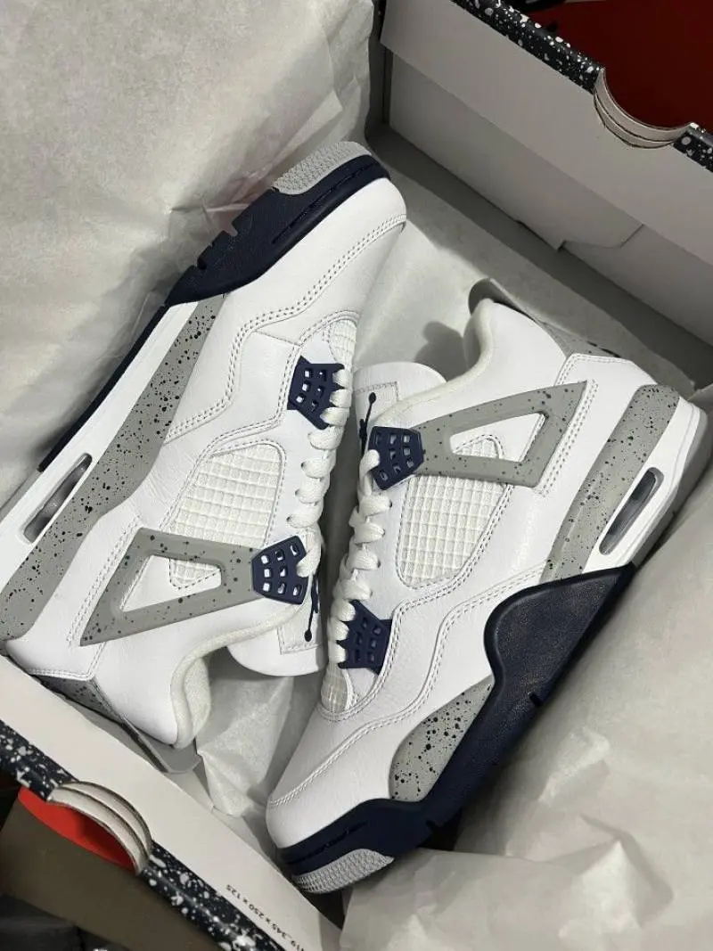 AIR JORDAN 4 MIDNIGHT NAVY - Image 3