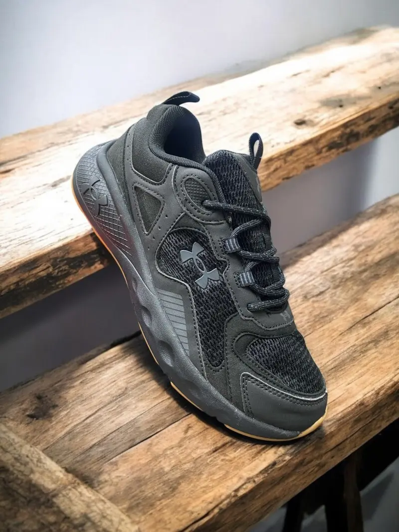 Under Armor Ua hovr Black Gum - Image 4