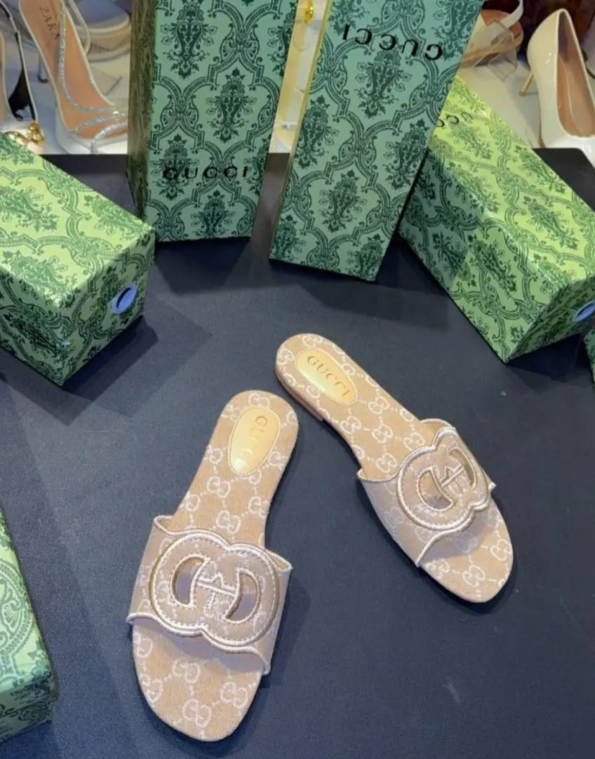 Gucci Womens Interlocking G Slides With Original Box CarryBag Packaging - Image 3