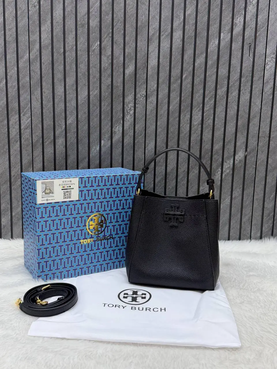 Tori Burch McGraw Bucket Bag With OriginalBox DustCover - Image 6