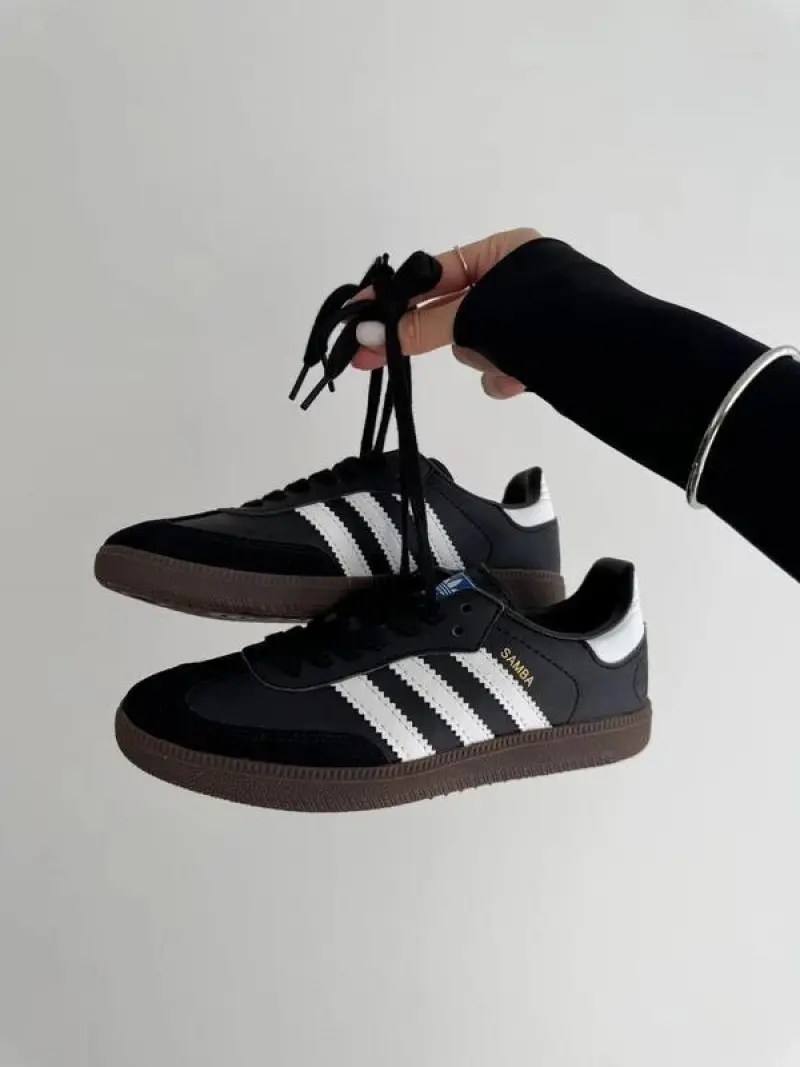 AdiddasSamba Black White