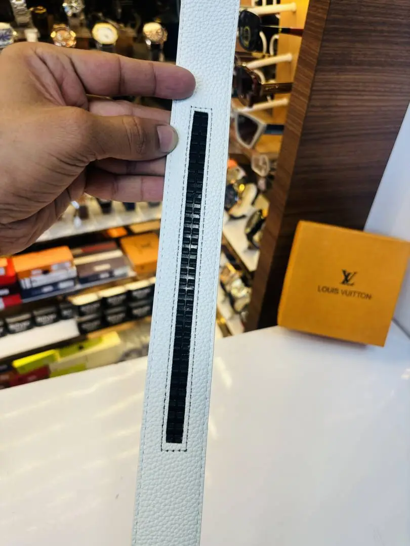 45 LV LOIUS VUTTON WHITE PREMIUM QUALITY AUTOMATIC LOCK BELT - Image 3