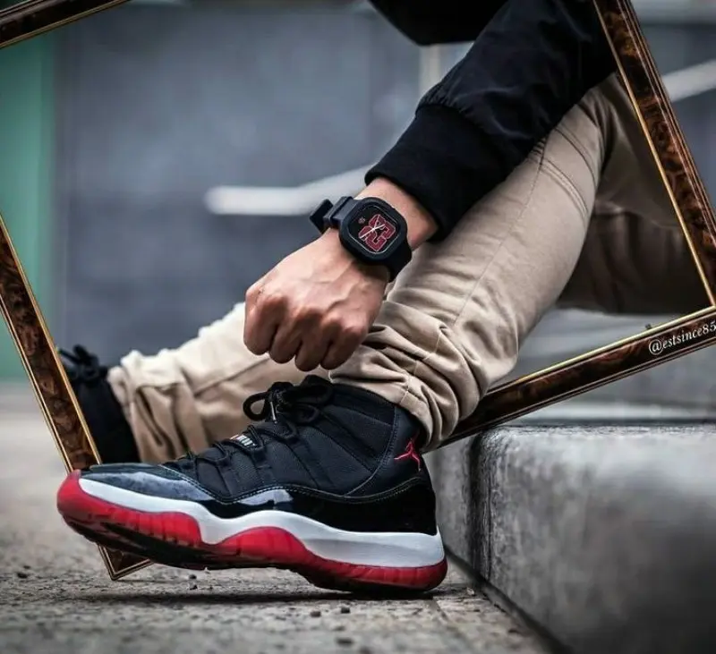 Air Jordan 11 BRED - Image 2