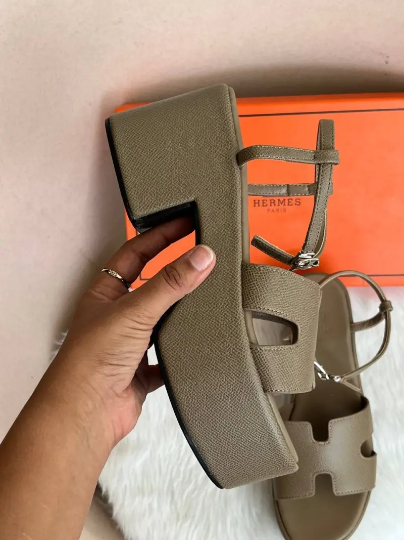 Hermes Jam 30 Dark Khakhi Platform Sandal With Original Box - Image 3