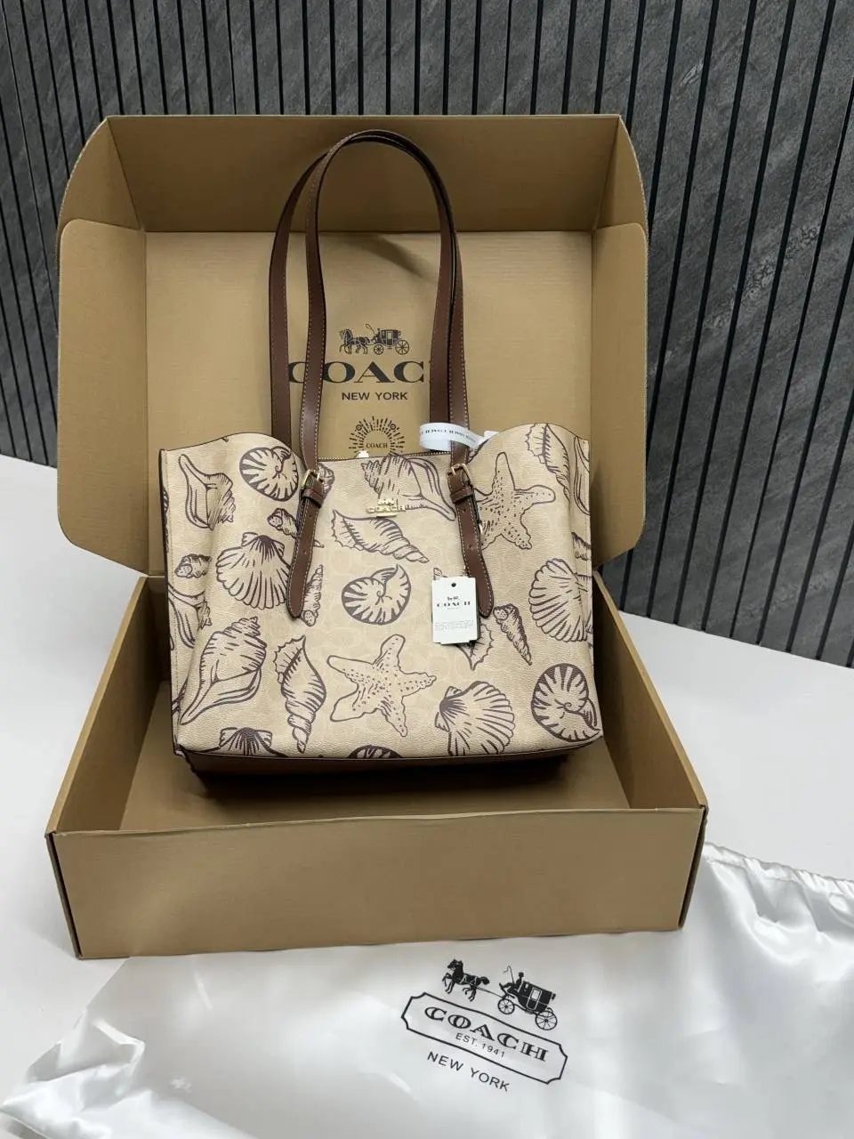 Coach Mollie Shell Edition Tote With OriginalBox DustCover SuperPremium - Image 12