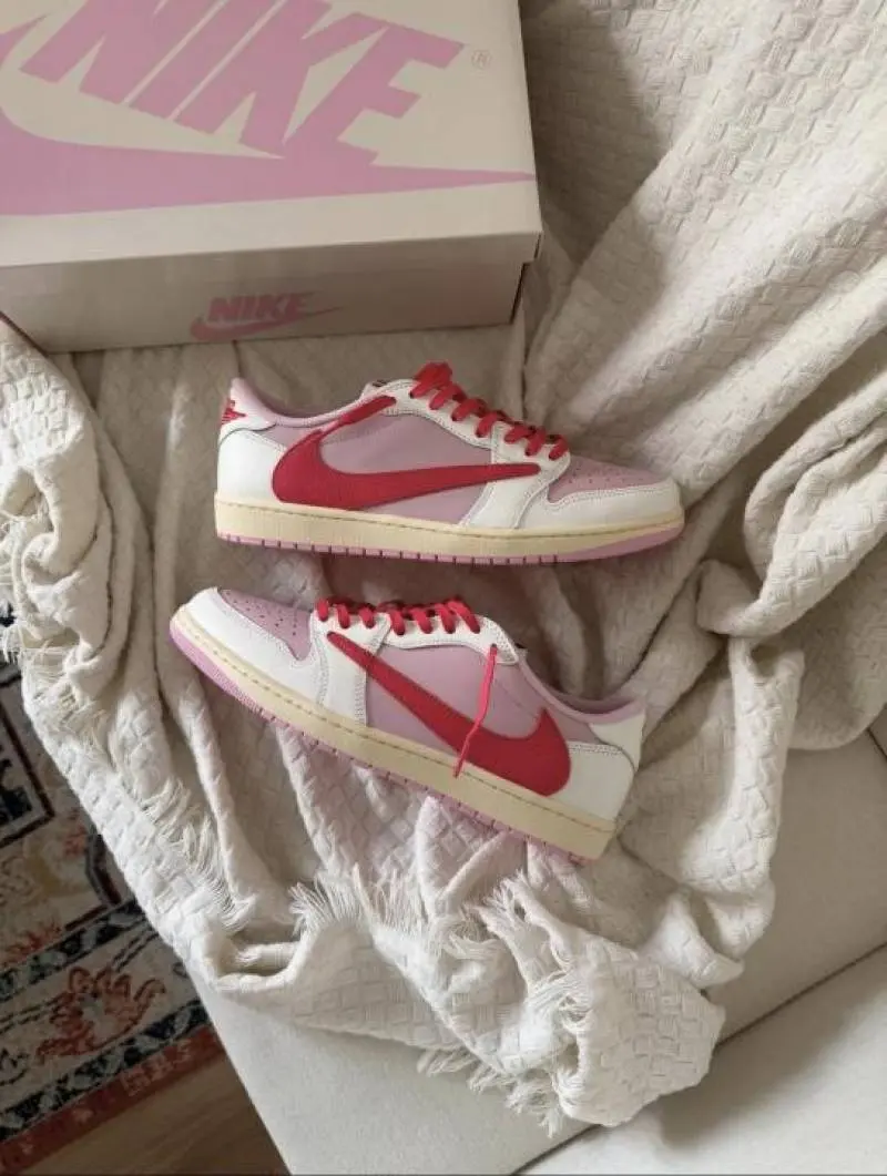Nike AIR JORDAN 1 TRAVIS SCOTT TROPICAL PINK - Image 5