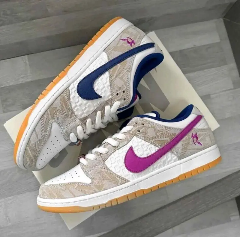 Nike SB Dunk Low Rayssa Leal 1710 - Image 2